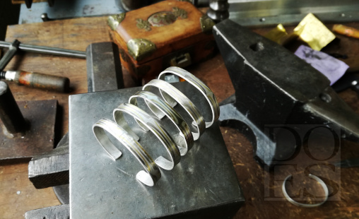 Relatiegeschenk-armbanden.jpg